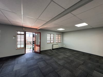 Office Space To Let: 99.9 m² in Uitzicht Park, Centurion, Gauteng