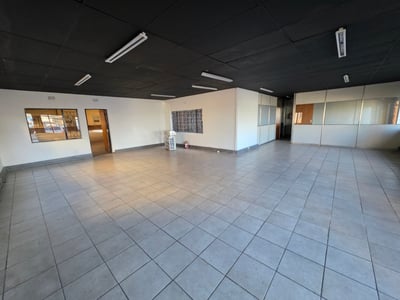 Industrial Property To Let - 673 m² in Alrode, Alberton, Gauteng