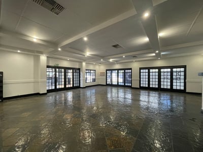 Retail space of 242 m² To Let in A-Grade building, Parkmore, Sandton