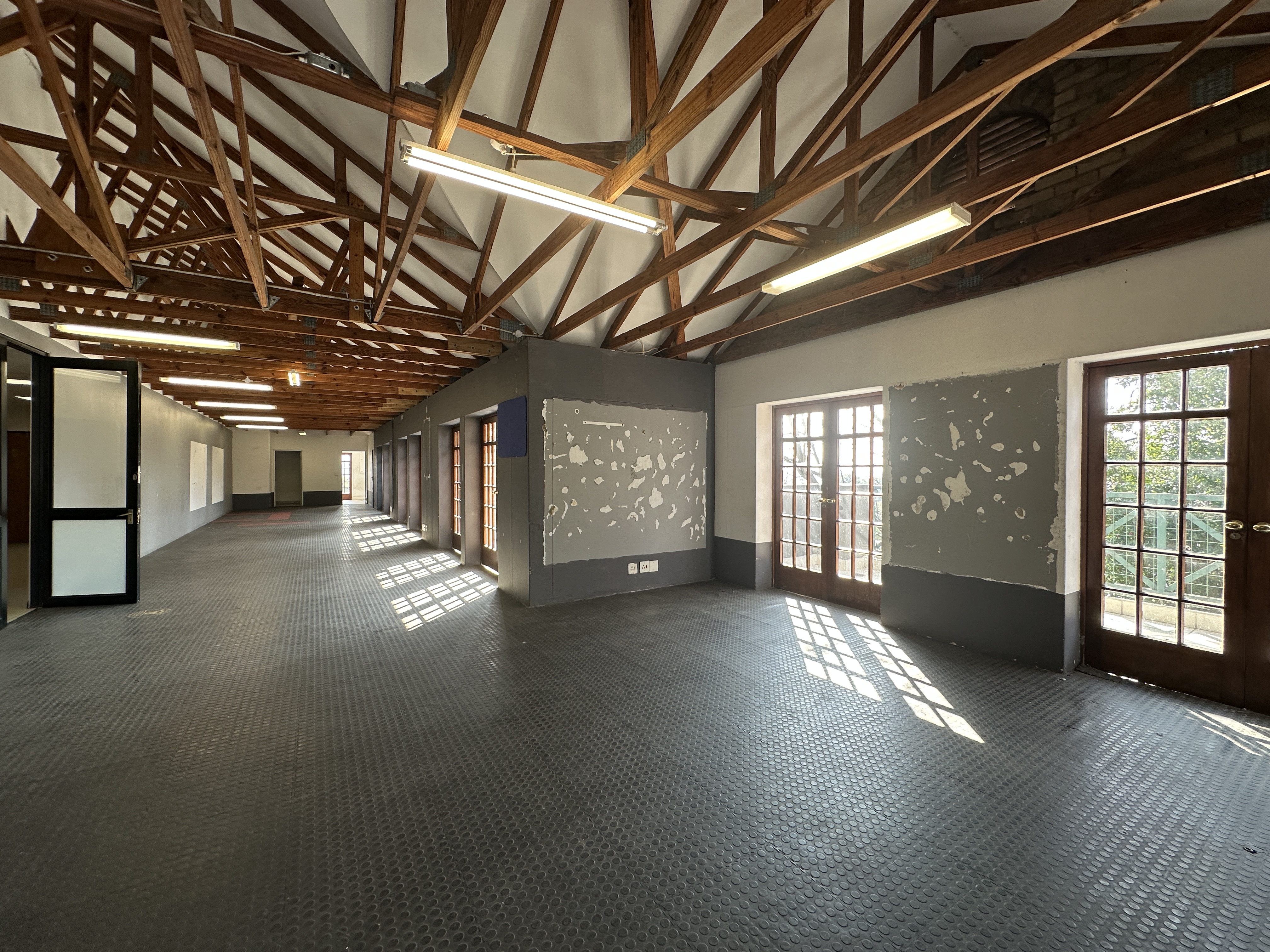 A-Grade Office Space To Let, 186 m² in Parkmore, Johannesburg