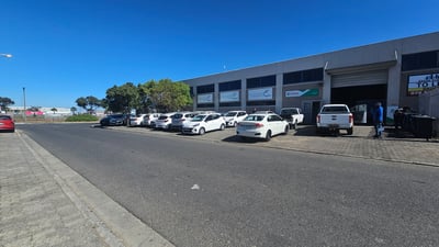 Industrial Property To Let - 912 m² in Techno Park, Cape Town