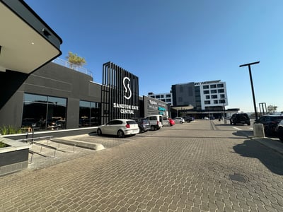 Office space to let, 512 m² in Glenadrienne, Sandton, Gauteng