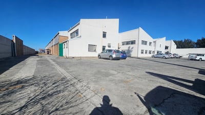 Industrial Property To Let: 2,481 m² in Epping Industria, Cape Town