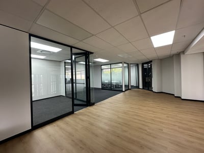 P-Grade Office To Let, 451 m² in Sandton Central, Johannesburg