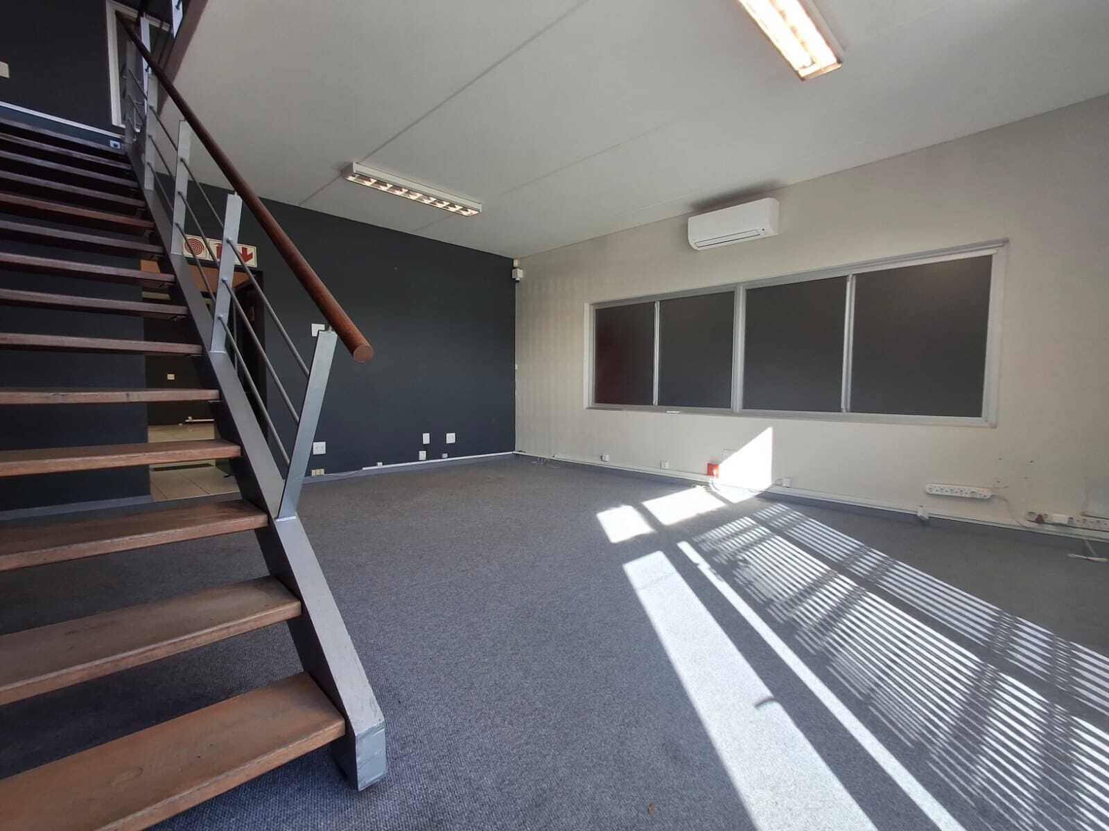 Office space of 186 m² available To Let in Brooklyn, Milnerton