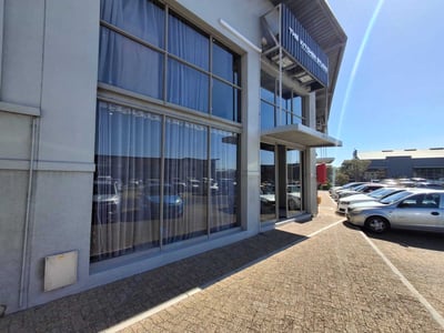 Retail space of 250 m² available to rent in Paarden Eiland, Cape Town