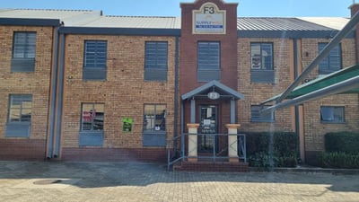 Industrial Property To Let: 334 m² in Boksburg Central, Gauteng