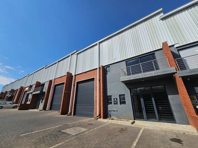 Industrial Property To Let: 338m² in Linbro Park, Sandton, Gauteng