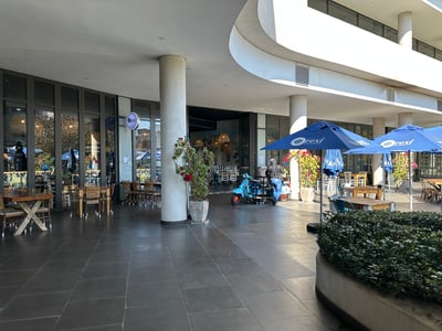 Retail space To Let, 290 m² in Central Square, Sandton, Gauteng