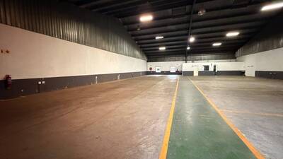 Industrial property with 609 m² GLA in Waltloo, Pretoria, To Let