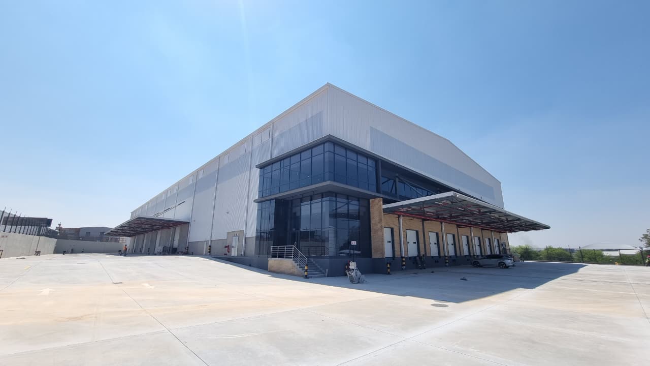 Industrial Property To Let: 6,702 m² in Kempton Park, Gauteng