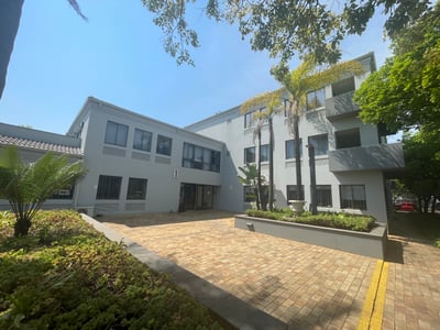 Office Space To Let: 198 m² B-Grade Office in Bryanston, Sandton