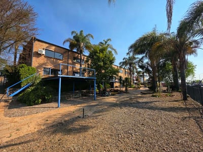 Industrial property of 1,400 m² for Sale in Roodepoort, Gauteng