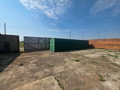 Industrial property of 500 m² in Krugersdorp To Let at R8,000