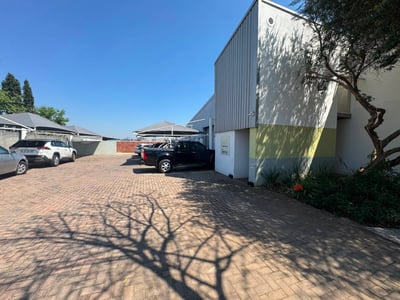 Industrial Property For Sale: 660 m² in Wynberg, Sandton, Gauteng