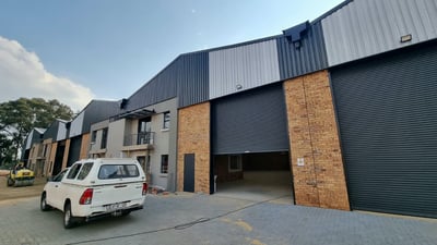 Industrial property, 395 m² in Boksburg To Let at R39,500 per month