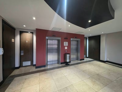 Office space to let, 110 m² in Constantia Kloof, Roodepoort, Gauteng