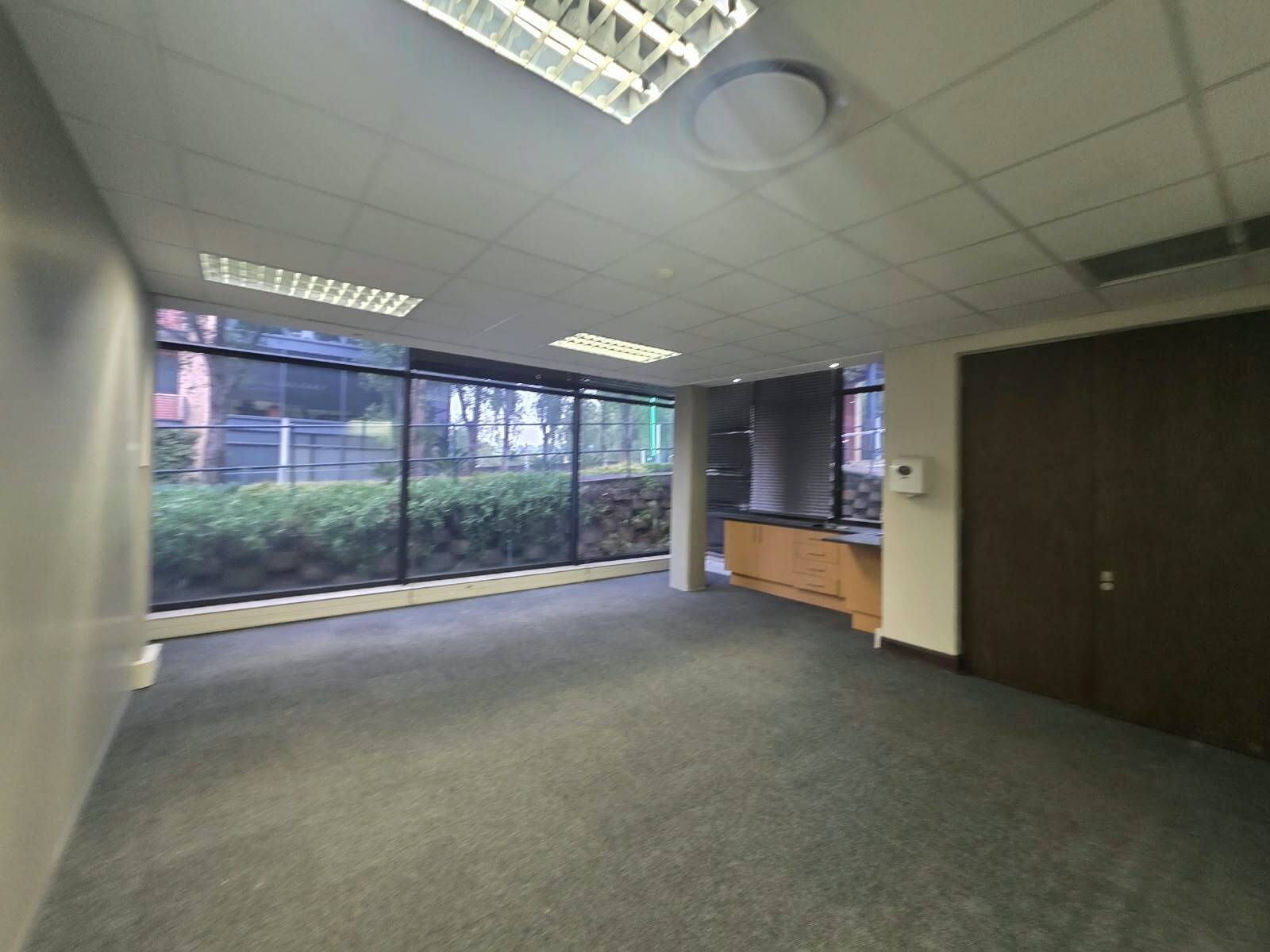 Office To Let 284.70 m² in P-Grade Building, Constantia Kloof, Roodepoort