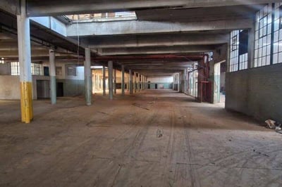 Industrial Property To Let: 2,000 m² in Village Deep, Johannesburg