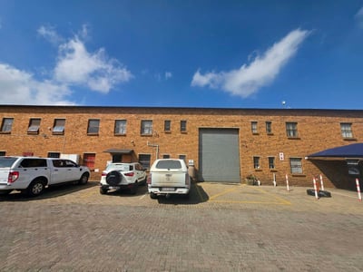 Industrial property of 360 m² in Chamdor, Krugersdorp To Let
