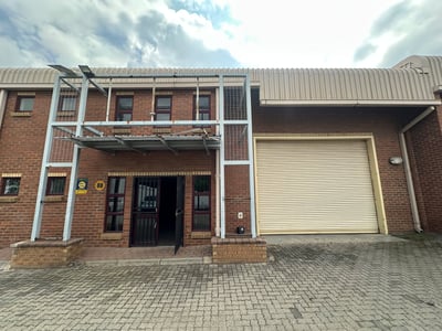 Industrial Property To Let: 410 m² in Midrand, Gauteng for R34,550 per month