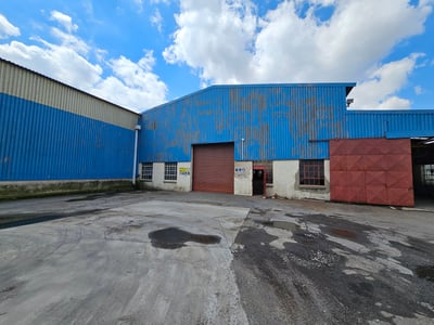 Industrial Property To Let: 1,350 m² in Tunney, Germiston, Gauteng
