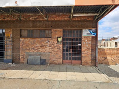 Industrial Space To Let: 75 m² in Germiston, Gauteng at R4,500 per month