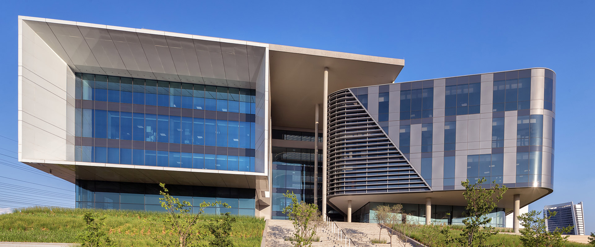 510m2 Ground Floor Office Space TO LET in Premium Waterfall Building