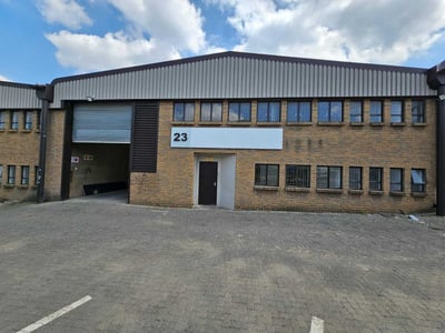 Industrial Property To Let: 420 m² in Meadowdale, Germiston, Gauteng