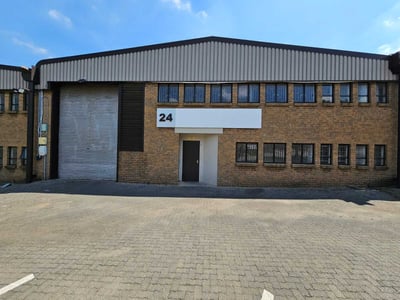 Industrial Property To Let: 331 m² in Meadowdale, Germiston, Gauteng