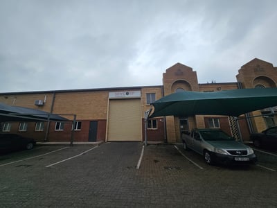 Secure 332m² Mini Industrial Unit in Linbro in Secure Business Park