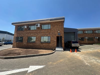 Industrial Property To Let: 450m² in Halfway House, Midrand, Gauteng