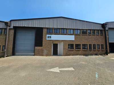 Industrial Property To Let: 331 m² in Meadowdale, Germiston, Gauteng