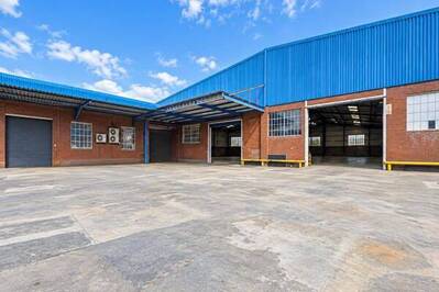 Industrial Warehouse of 7,559 m² To Let in Robertsham, Johannesburg