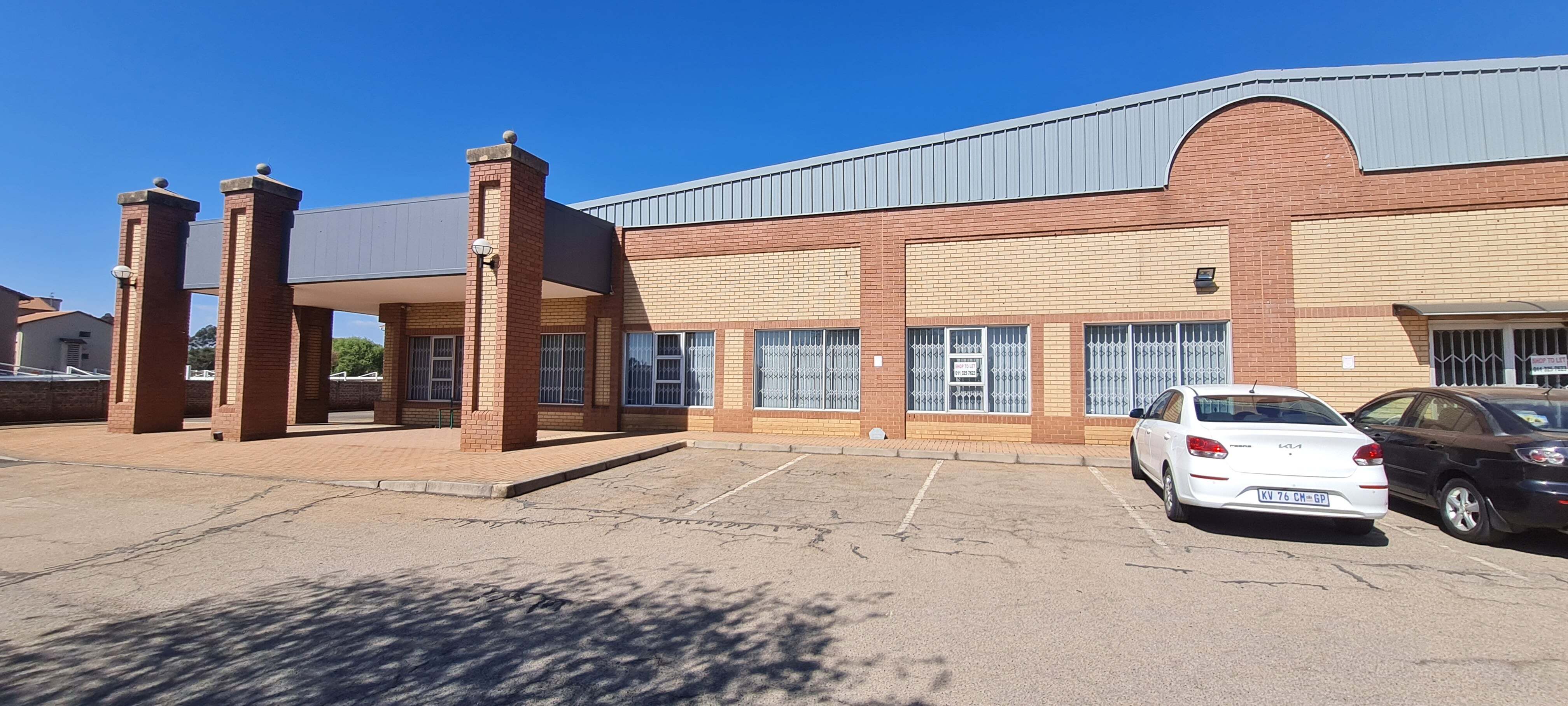 B-Grade Office To Let: 800 m² in Benoni Central, Gauteng at R44,000 per month