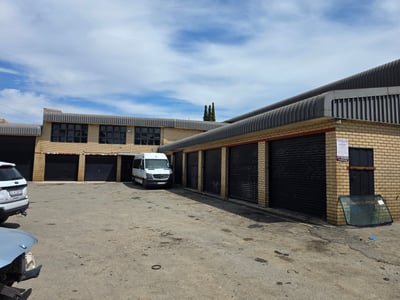 Industrial Factory of 1,100 m² in Randburg To Let or For Sale at R4,750,000