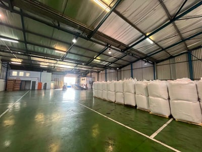 Industrial Warehouse To Rent, 1,179.75 m², Sacks Circle Industrial, Cape Town