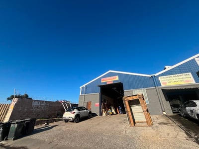 Industrial Warehouse To Let, 428 m² in Stikland Industrial, Cape Town